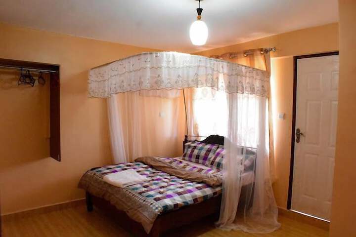 Room 5 of 20