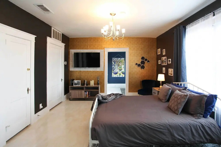 Image of Stunning Alabama Studio 2 Mi to Dtwn Mobile!