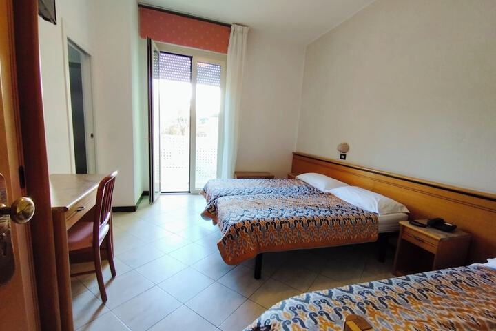 Room 18 of 42
