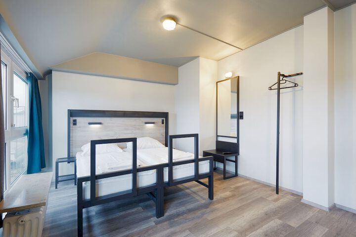 Room 22 of 42