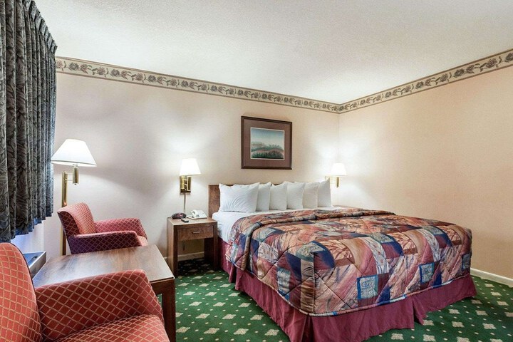 Room 14 of 36