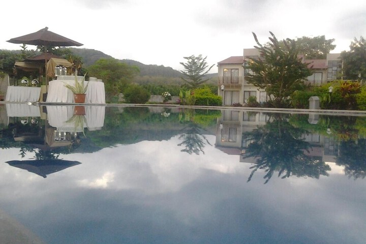 Hotel with Pool