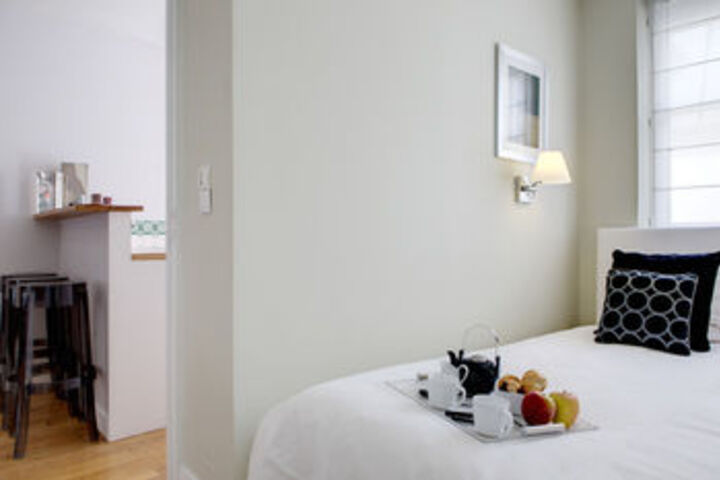 Room 10 of 24