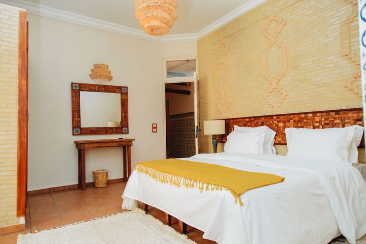 Room 9 of 35