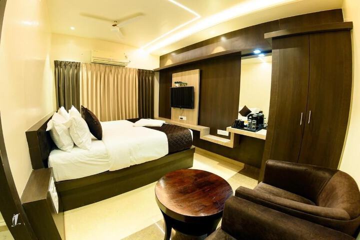 Room 16 of 30