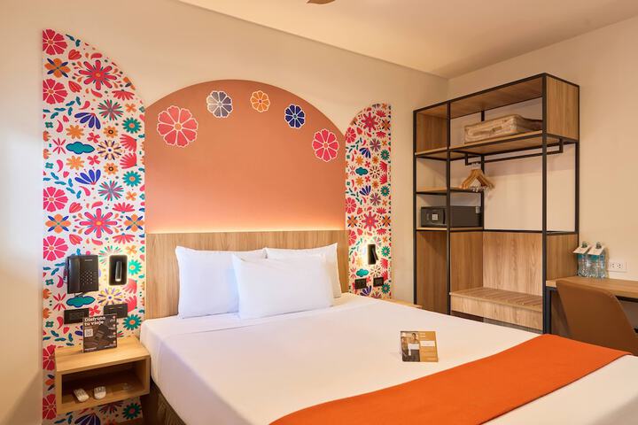Room 20 of 84