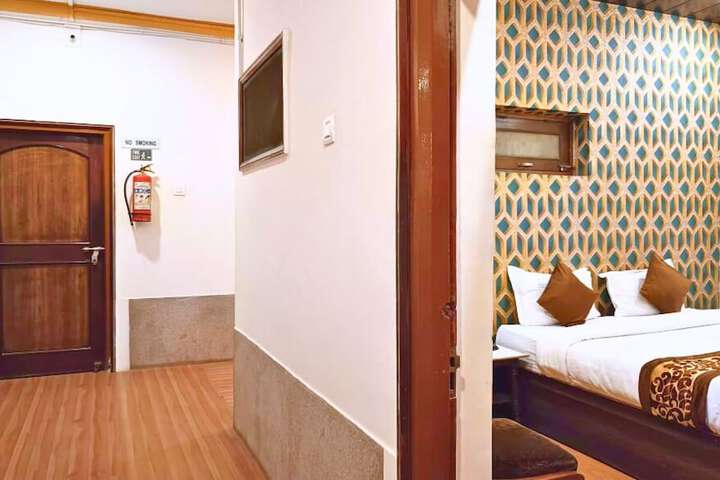 Room 16 of 53