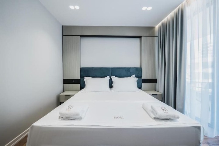 Room 25 of 186