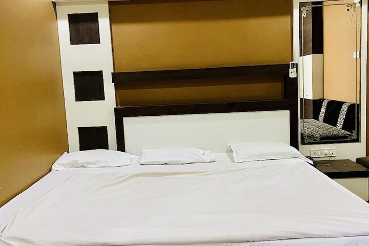 Room 19 of 32