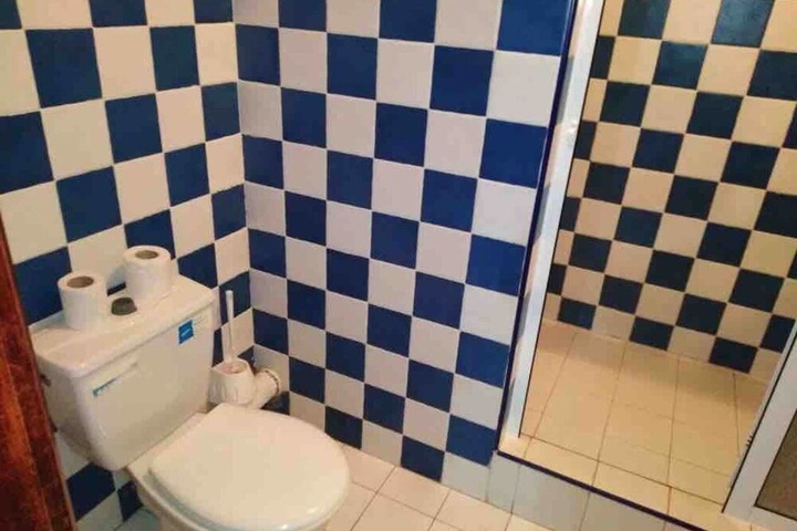 Room 7 of 10