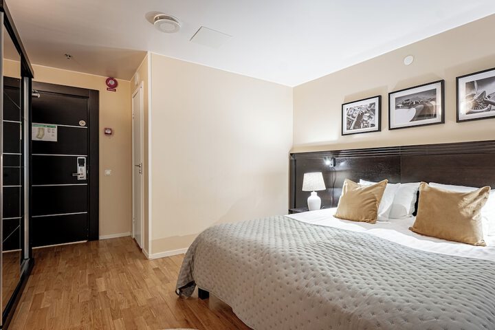 Room 31 of 185