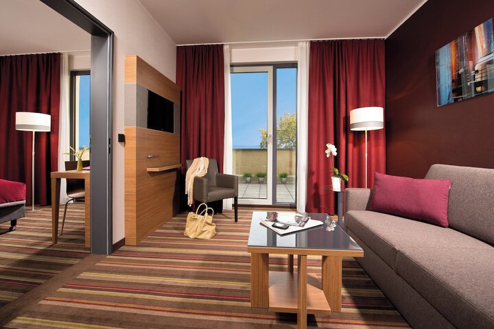 Room 7 of 30