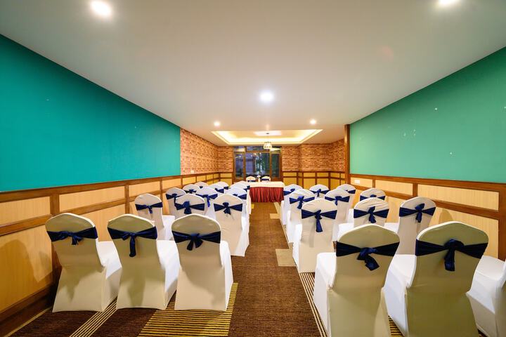 Ballroom/Hall 58 of 70