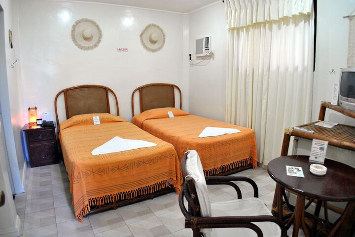 Room 3 of 61