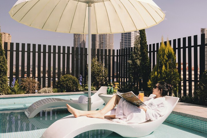Pool 51 of 72