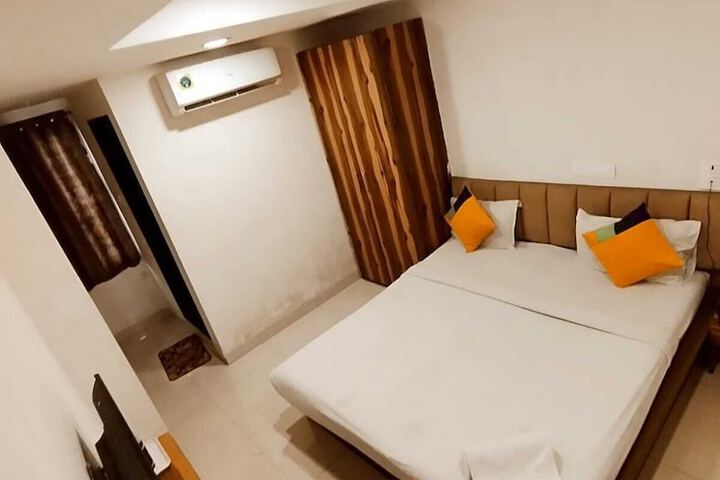 Room 19 of 38