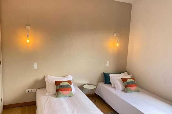 Room 6 of 118