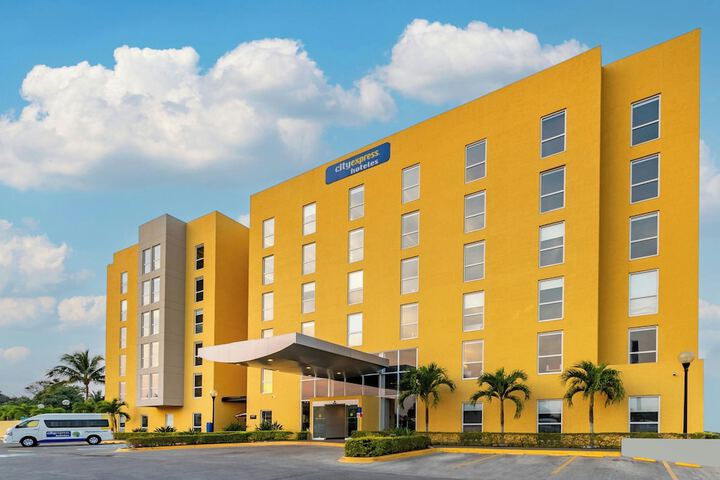Exterior of City Express by Marriott Tuxpan