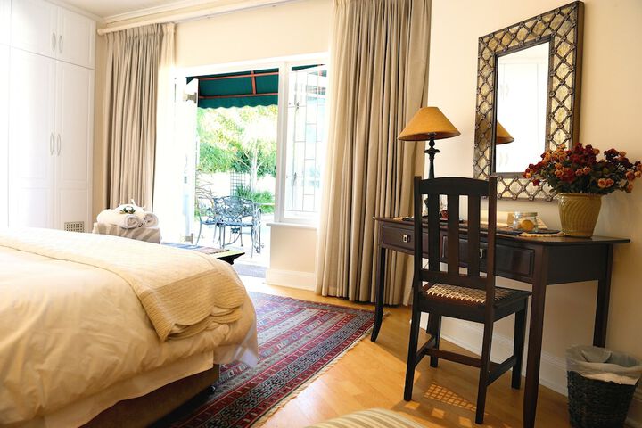 Room 2 of 49