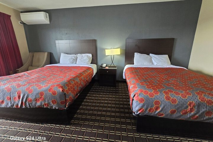 Room 10 of 15