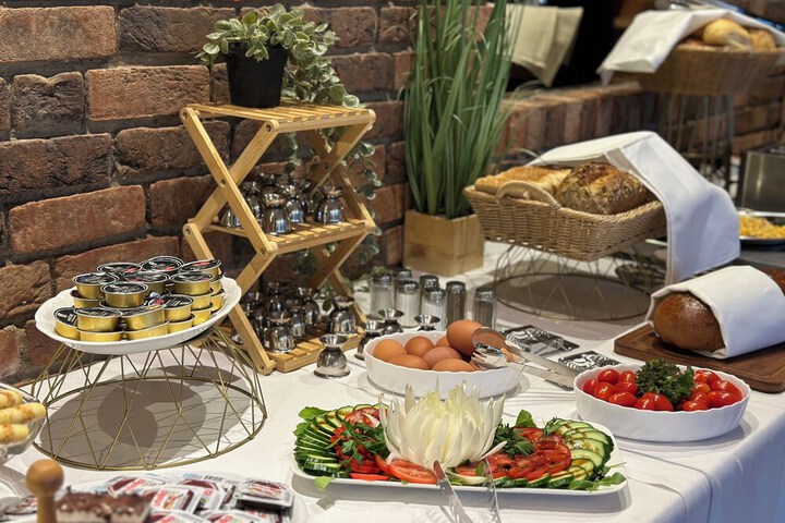 Dining 52 of 59