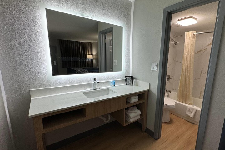 Room 18 of 20