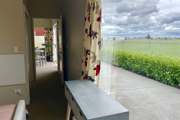 Room 6 of 28