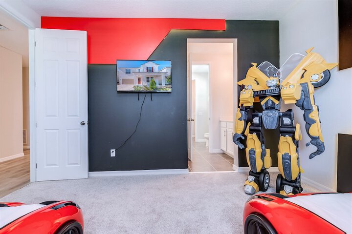 Room 9 of 84
