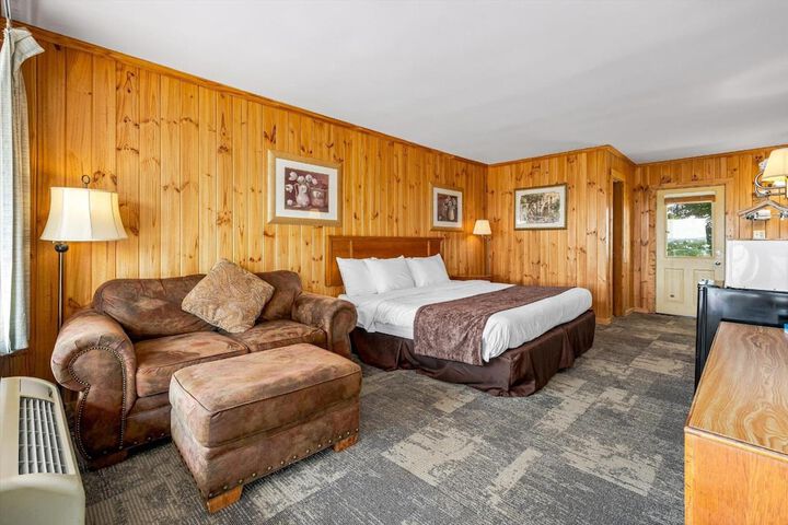 Room 11 of 37