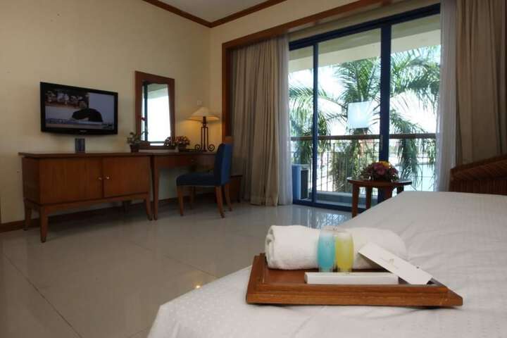 Room 4 of 35