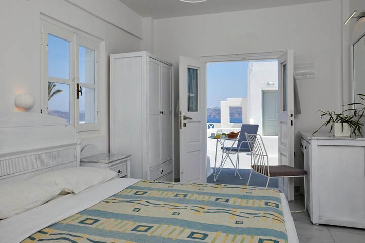 Room 42 of 205