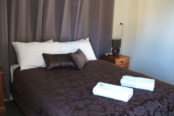 Room 2 of 43
