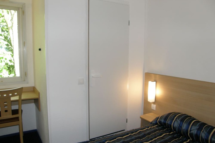 Room 3 of 25