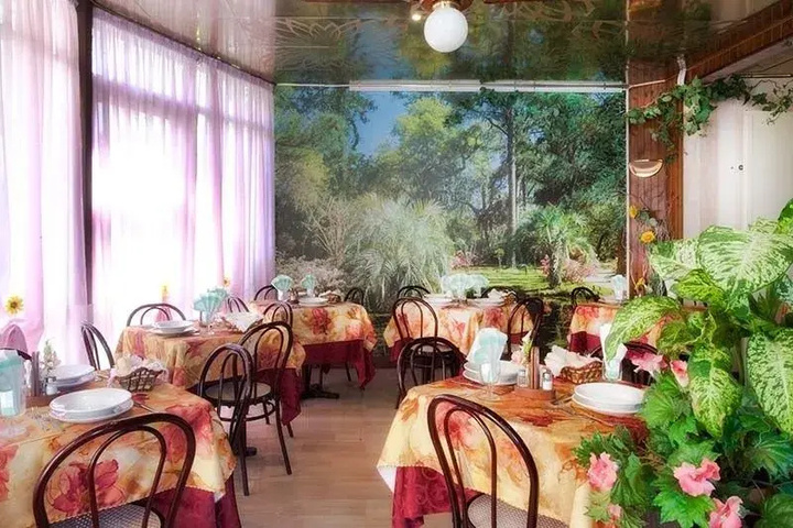 Dining 9 of 9
