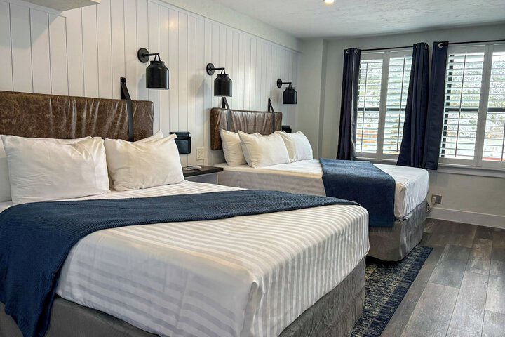 Room 44 of 74