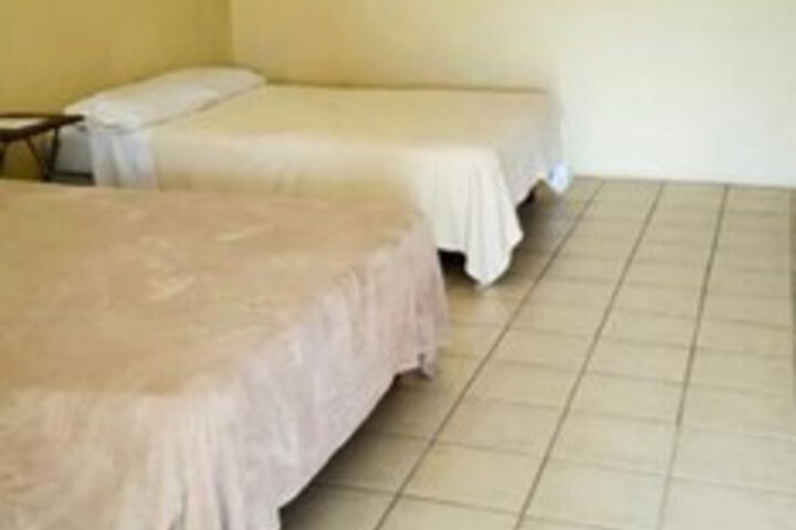 Room 6 of 13
