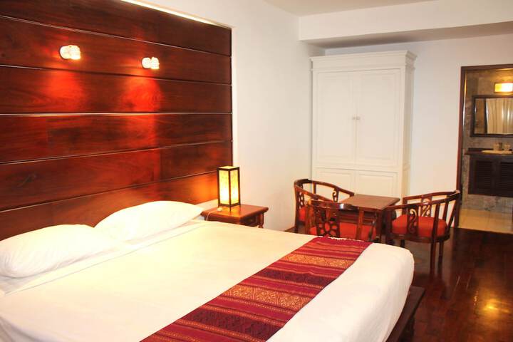 Room 13 of 52