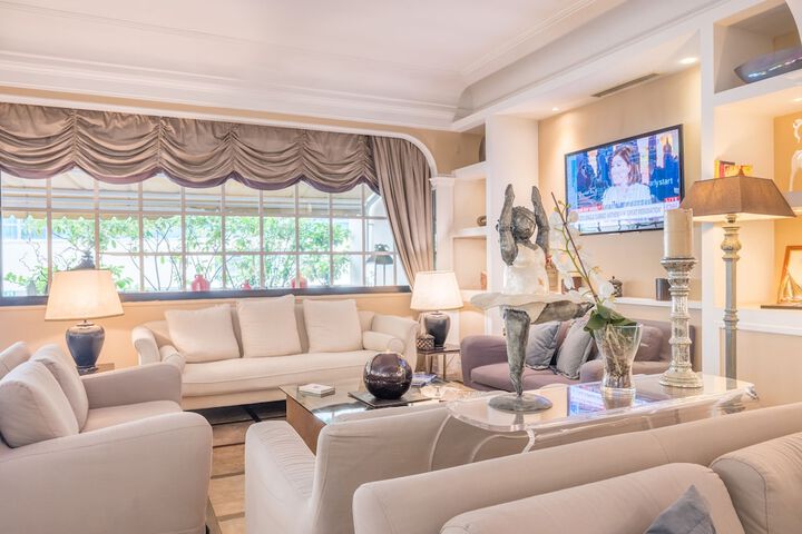 Guest Lobby