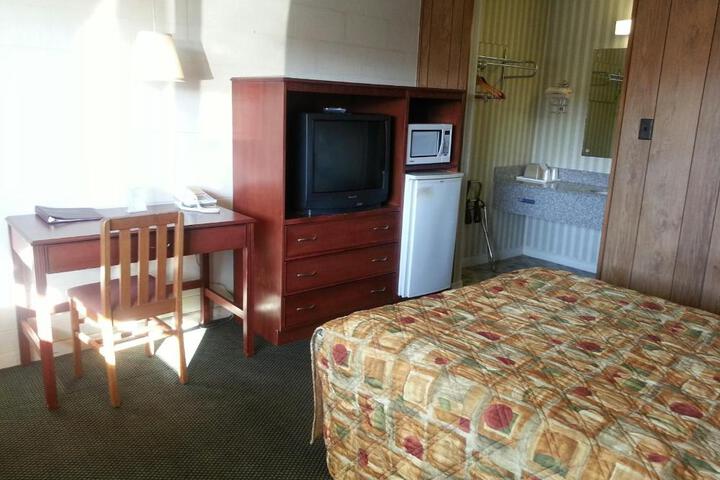 2 Queen Beds (4 of 6)