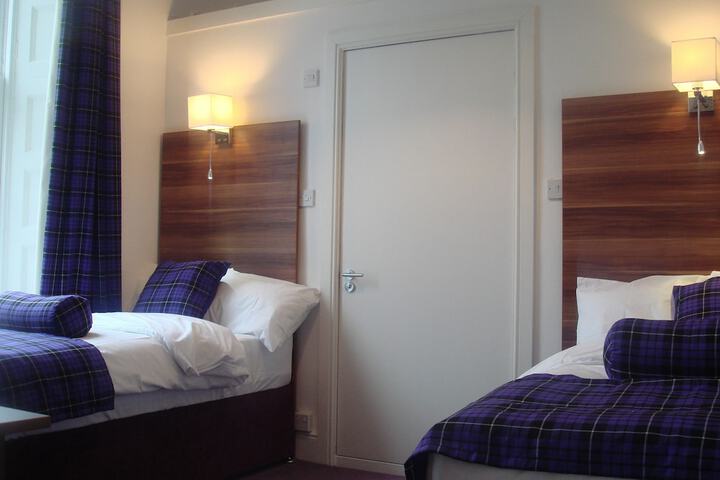 Room 16 of 33