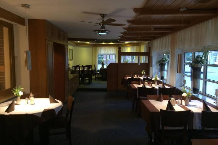 Dining 23 of 34