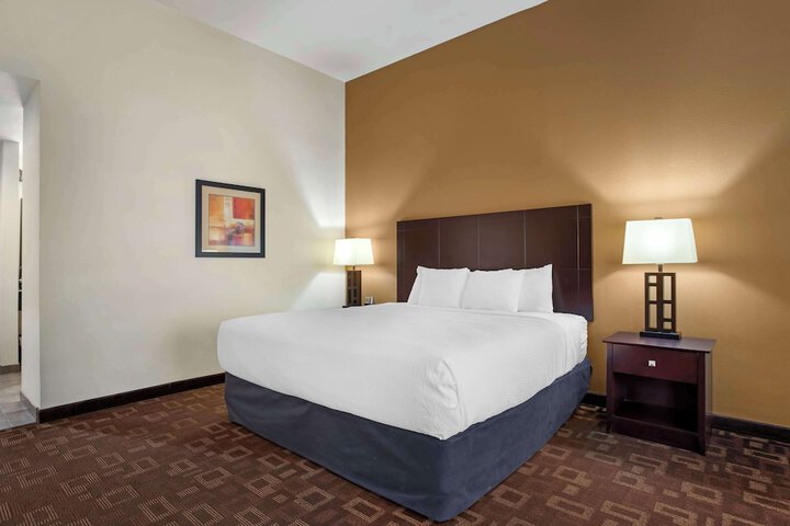 Room 14 of 40