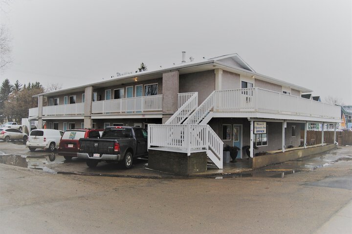 Property Grounds 36 of 40