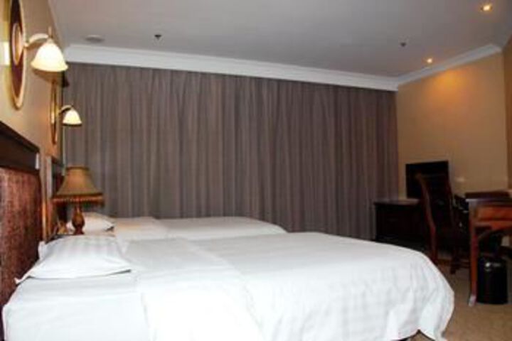 Room 12 of 70