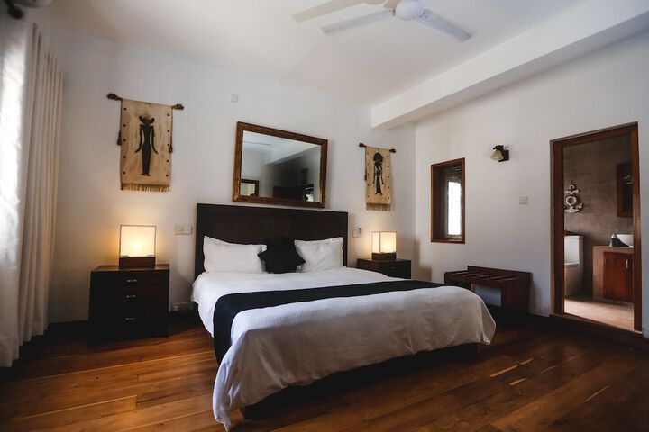 Room 18 of 43