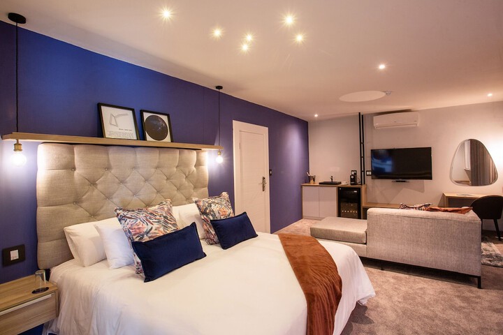 Room 17 of 30