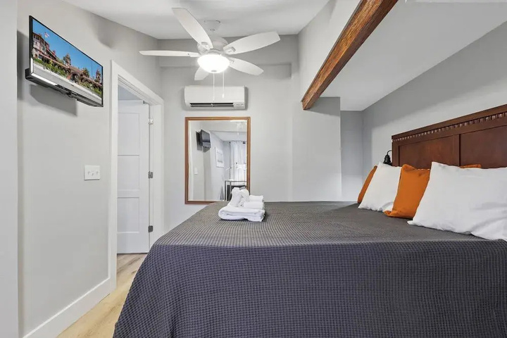 Room 2 of 16