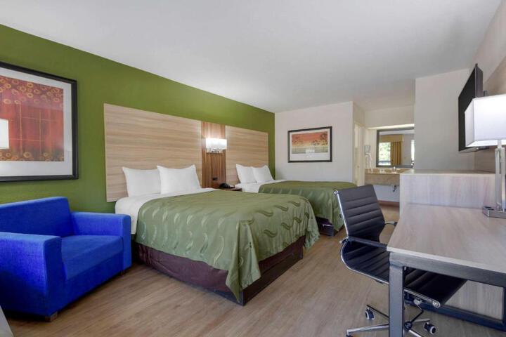 2 Double Beds (21 of 28)