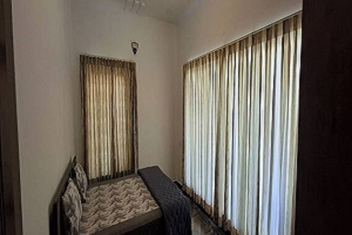 Room 11 of 26