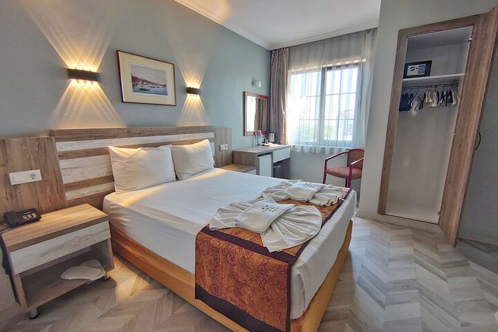 Room 19 of 65
